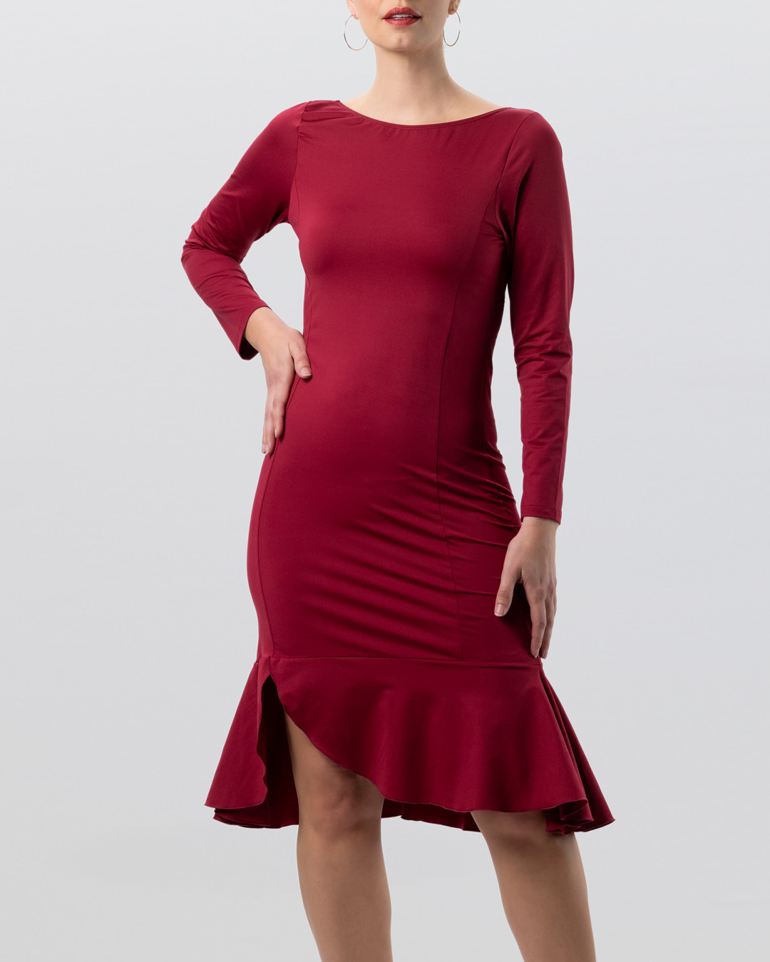 Tanzkleid Zuri Tanzkleid Zuri mit Volant und langen Ärmeln in cherryrot