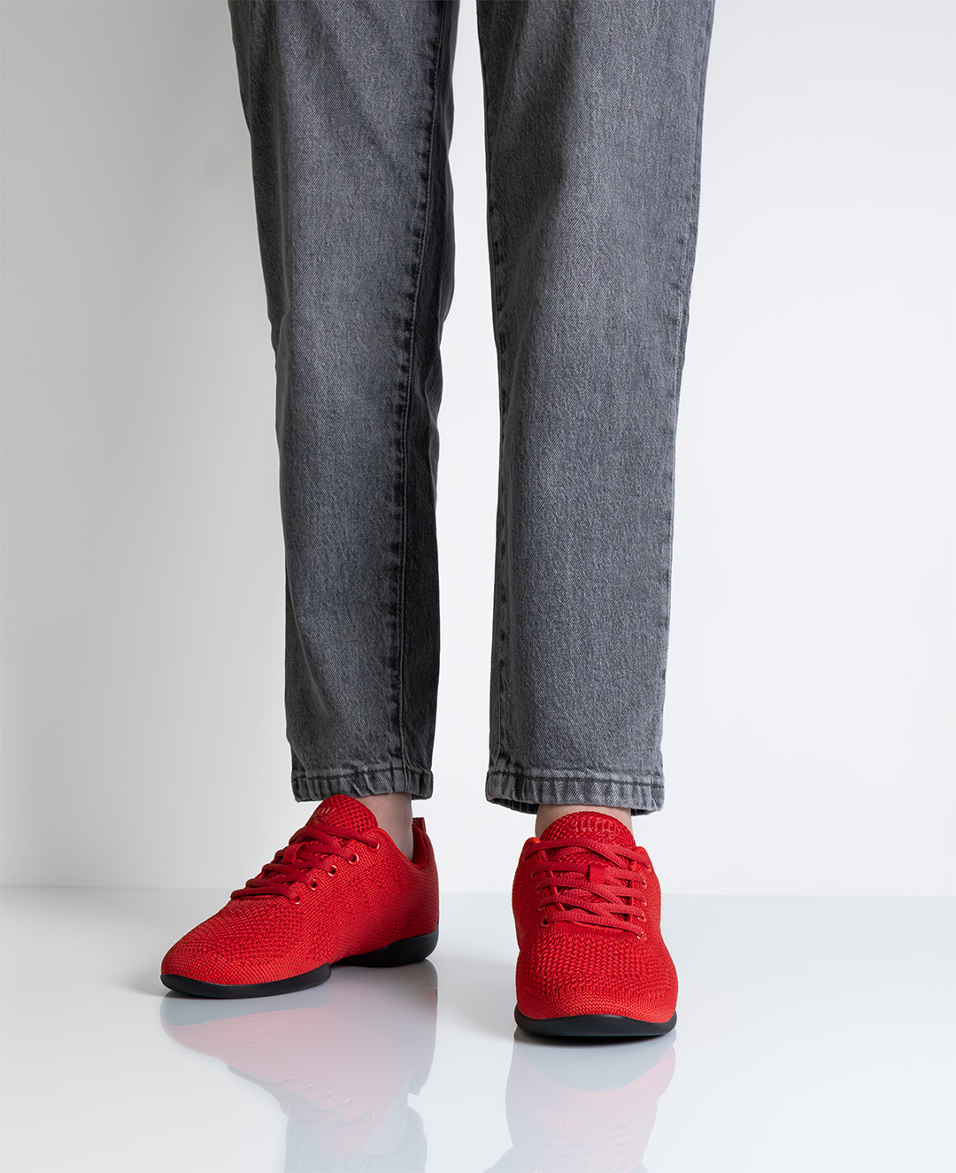 Roter Tanzsneaker mit geteilter Pu-Sohle zum Kizomba oder Jazzdance tanzen