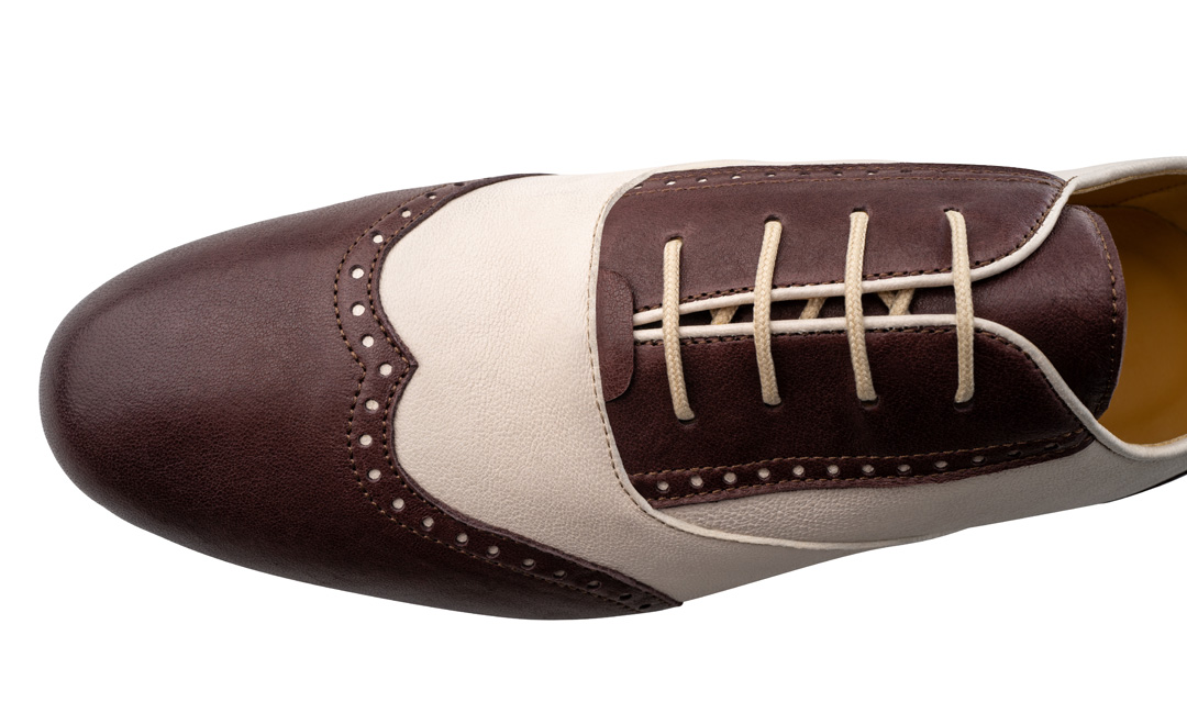 Tanzschuh Carrara - Werner Kern in Beige/Bordo, nachhaltig gegerbtes Ziegenleder für fantastisch weichen Tragekomfort, äußerst flexibel und bequem mit 4xFach Schnürung für sicheren Halt, fantastisch bequeme Absatzhöhe von 1,5 cm