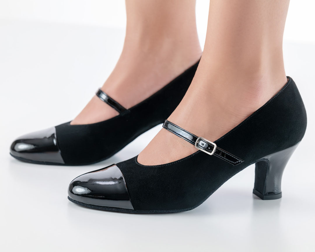Geschlossene Tanzschuhe Gladys in schwarz mit Lacklederdetails von Werner Kern