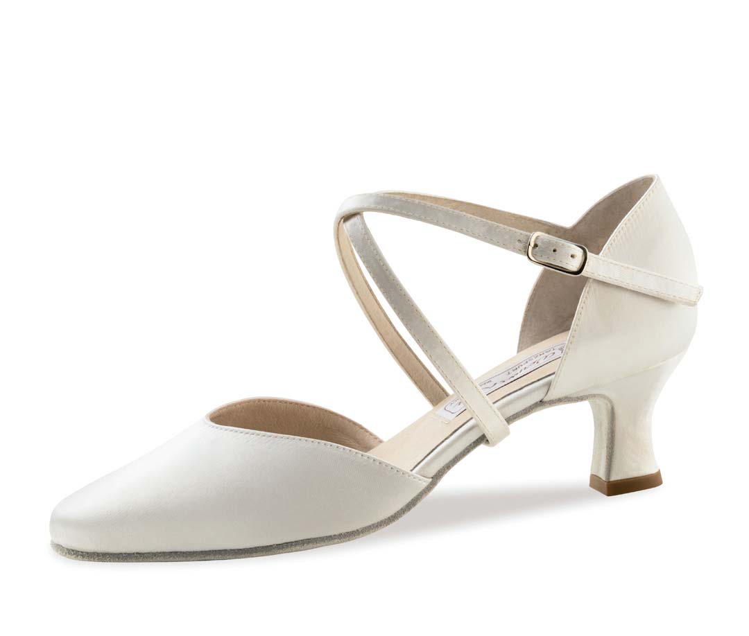 Patty weißer Brautschuh von Werner Kern in Satin