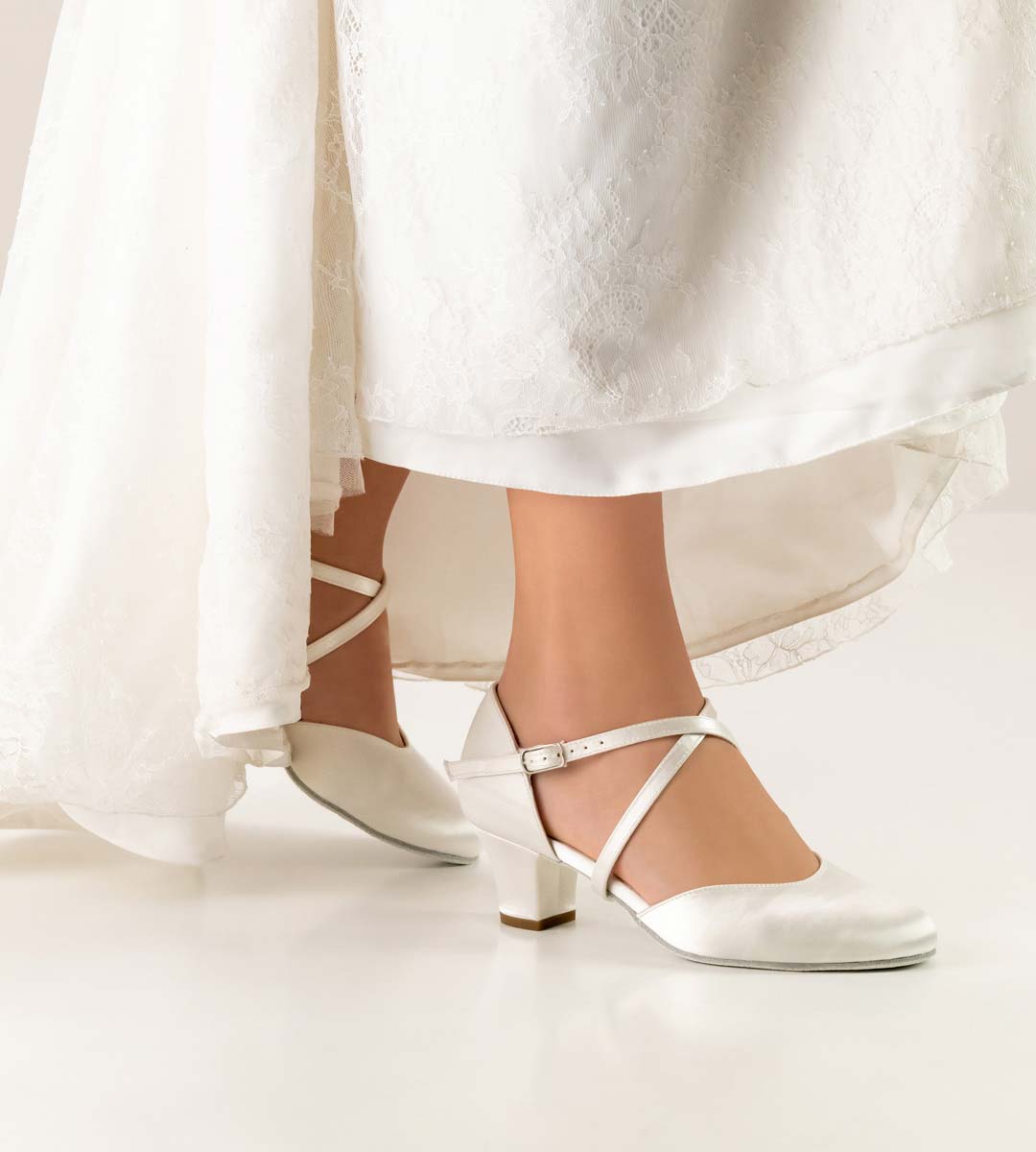 Felice 4,5 cm hoher Werner Kern Brautschuh in Satin weiß