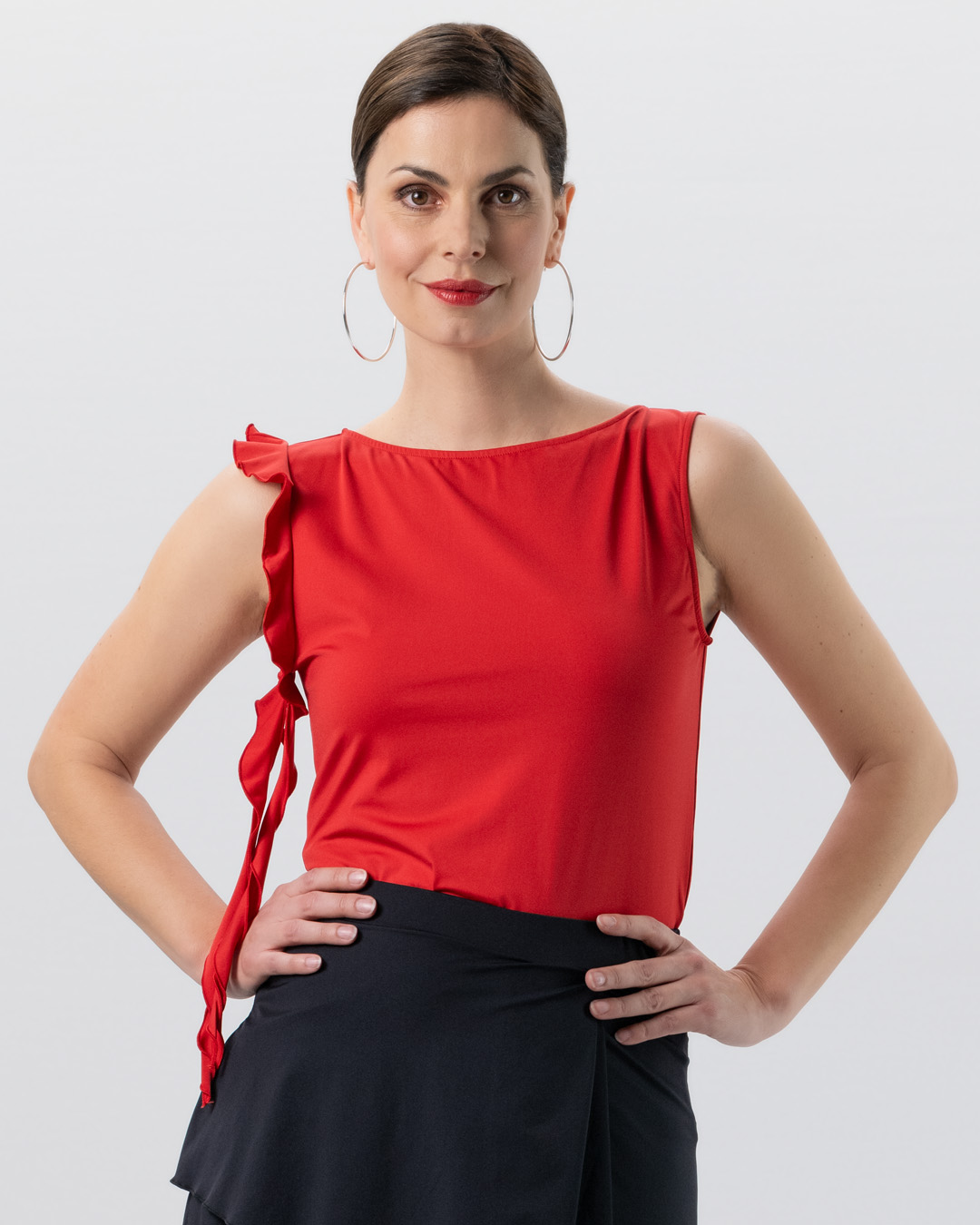 Tanztop in rot von Werner Kern mit kleinem Rüschendetail am rechten Armausschnitt
