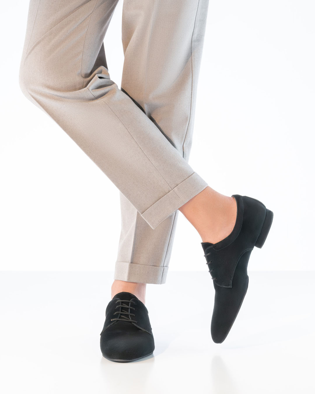 Herrentanzschuh aus weichem Velourleder mit geteilter Sohle in schwarz von Werner Kern