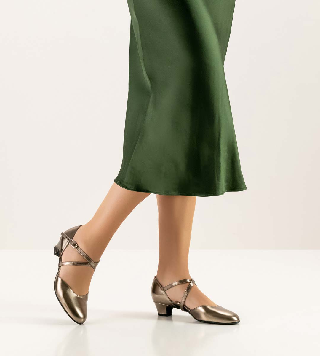 Felice halbgeschlossener Werner Kern Tanzschuh in glänzendem Antikleder