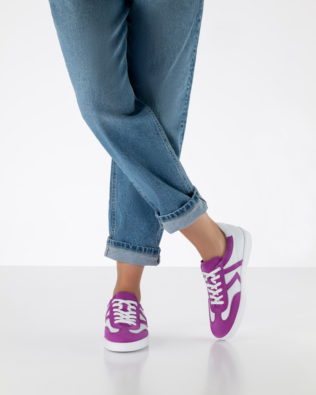 Spring Weißer Tanzsneaker mit pinken Details von Werner Kern für drinnen und draußen