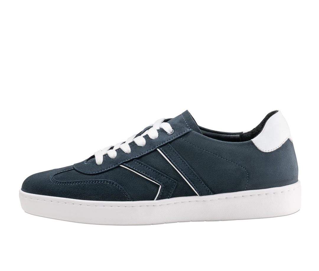 Tanzsneaker für drinnen und draußen mit weißer PU-Sohle aus blauem Velourleder von Werner Kern