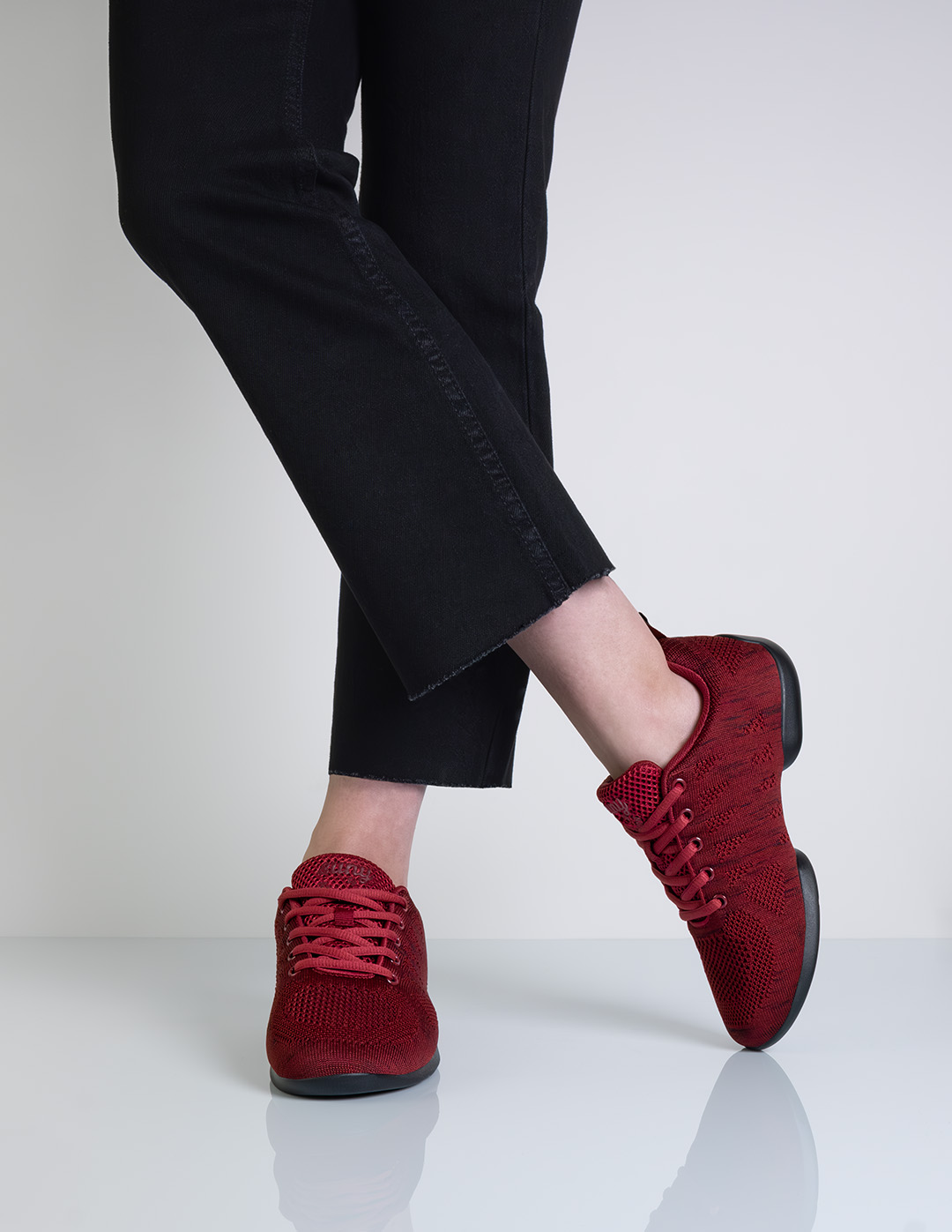 Lässiger roter Damentanzsneaker von Suny mit geteilter Pu Sohle fürs Tanztraining
