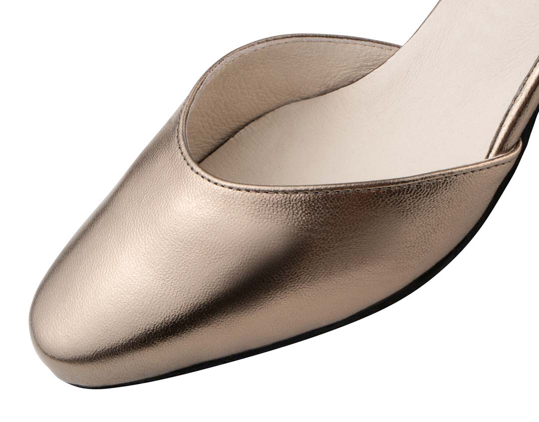 Patty Detailansicht des klassischem Ausschnitts vom Werner Kern Damentanzschuhs