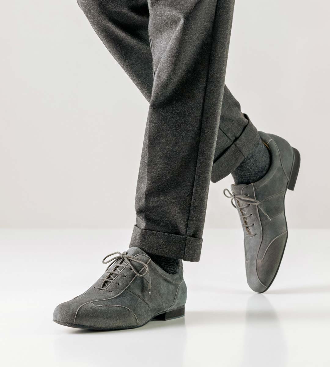 Cuneo Herrentanzschuh Sneaker von Werner Kern in grauem Velours