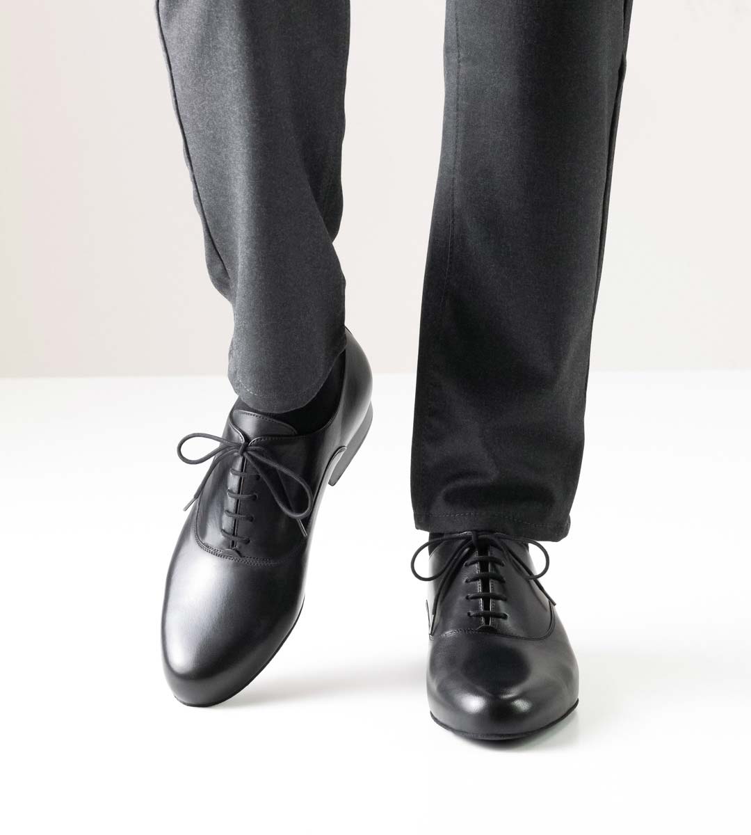 Tanzschuhe für Herren mit geschlossener Schnürung