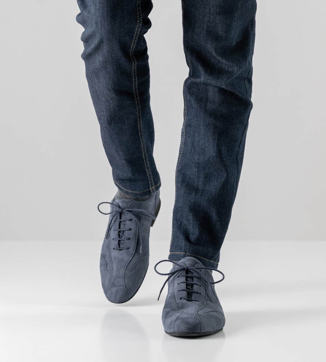 blaue Jeans in Kombination mit Werner Kern Herrentanzschuh in blau