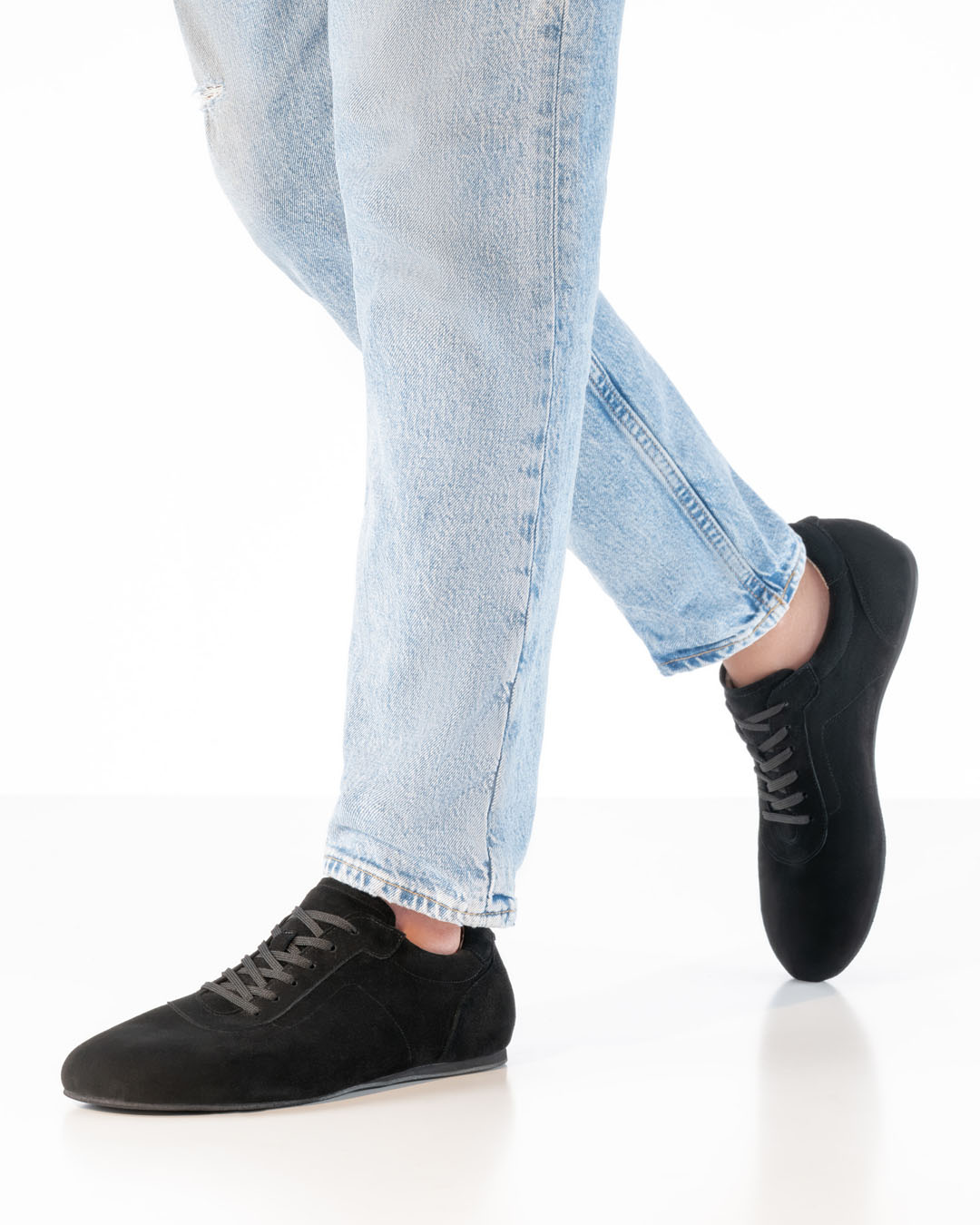 Barfuß Tanzschuh für Herren aus weichem, schwarzem Velourleder von Werner Kern