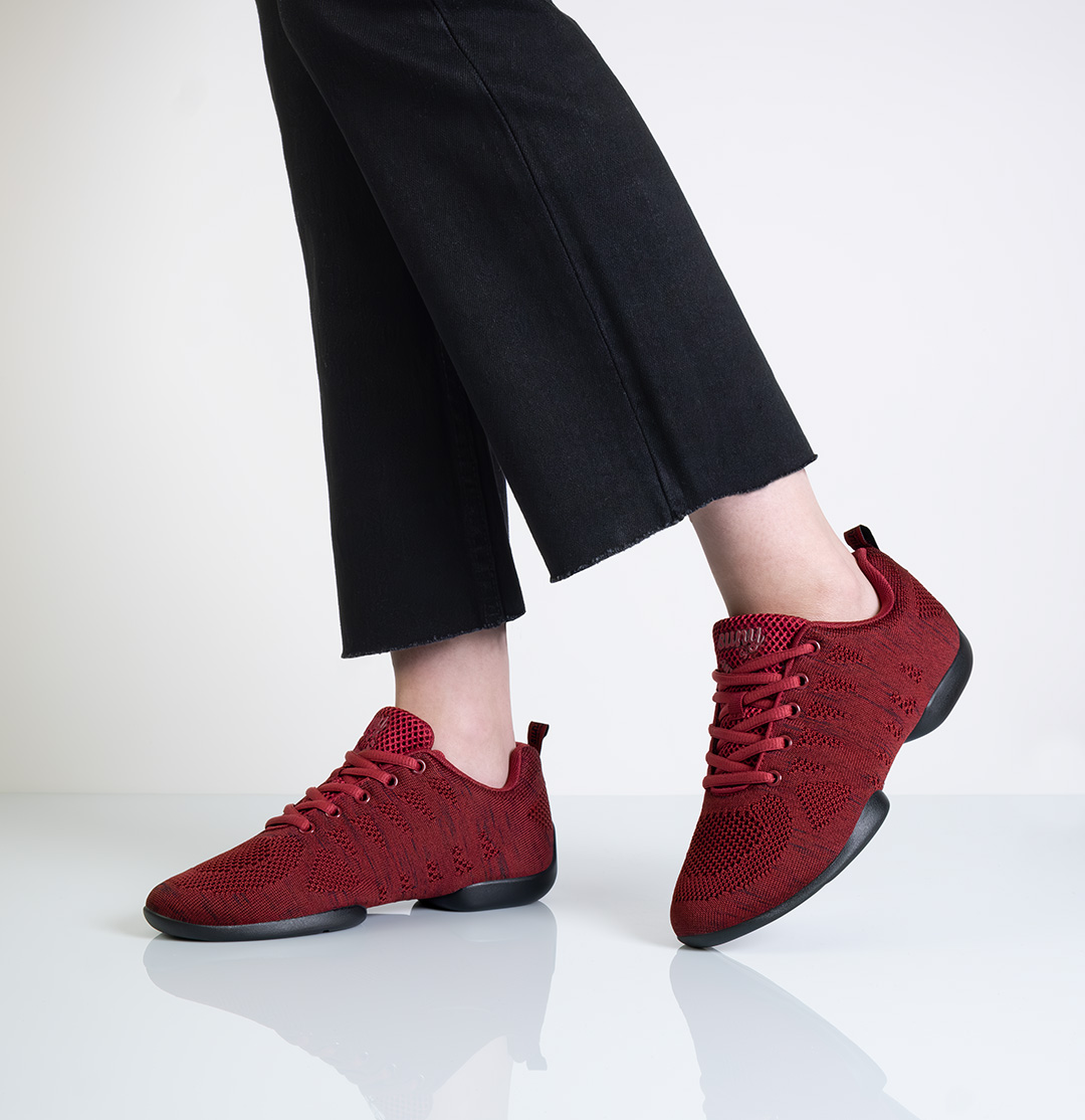 Seitliche Aufnahme von Tanzsneaker Suny in rot für Damen