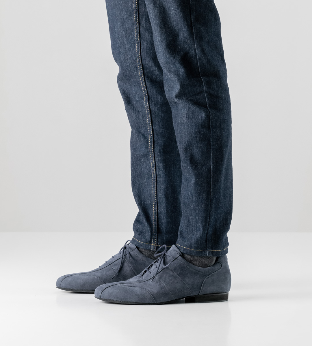 blaue Jeans in Kombination mit 1,5 cm hohem Werner Kern Herrentanzschuh
