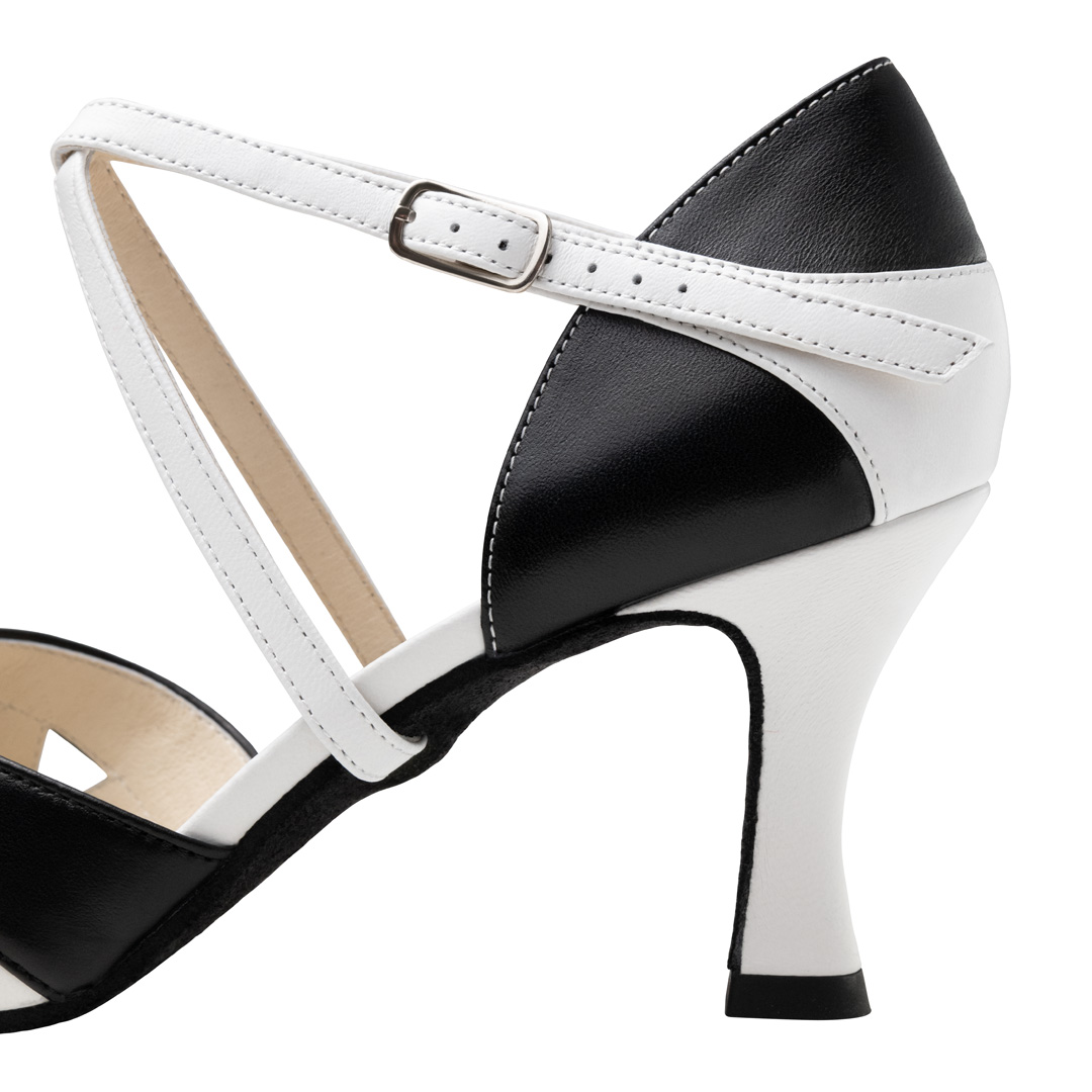 Detailansicht des Fersendesigns von Paisley mit 6,5cm Absatzhöhe und Tanzledersohle