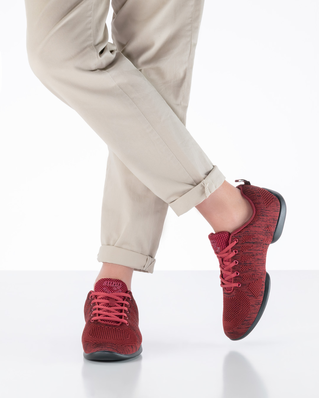 4035 Herrentanz-Sneaker für Salsa von Suny In Verbindung mit schwarzer Jeans