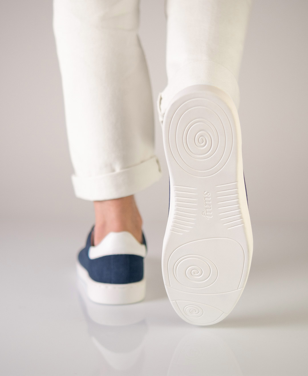 Federleichter Tanzsneaker 7405 für Herren in blau und durchgehender PU Sohle