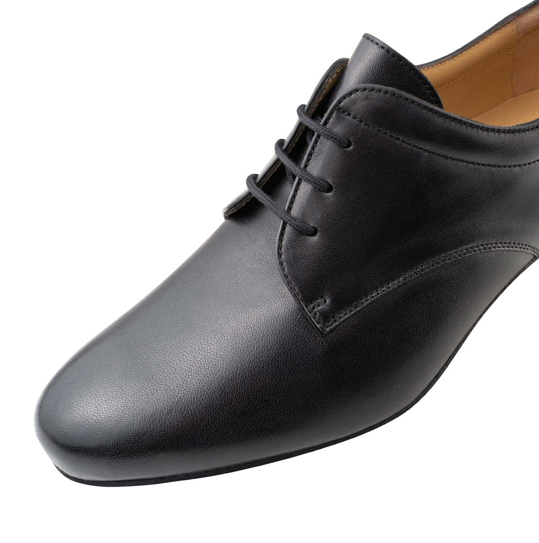 Arezzo Detailansicht der 3-fach Schnürung vom Werner Kern Herrentanzschuh