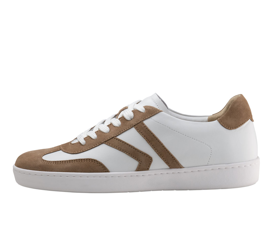 Weiß-beige Ledertanzsneaker von Werner Kern für drinnen und draußen