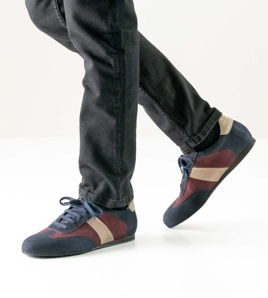 Bari schwarze Jeans in Kombination mit 1,5 cm hohem Werner Kern Herrentanzschuh