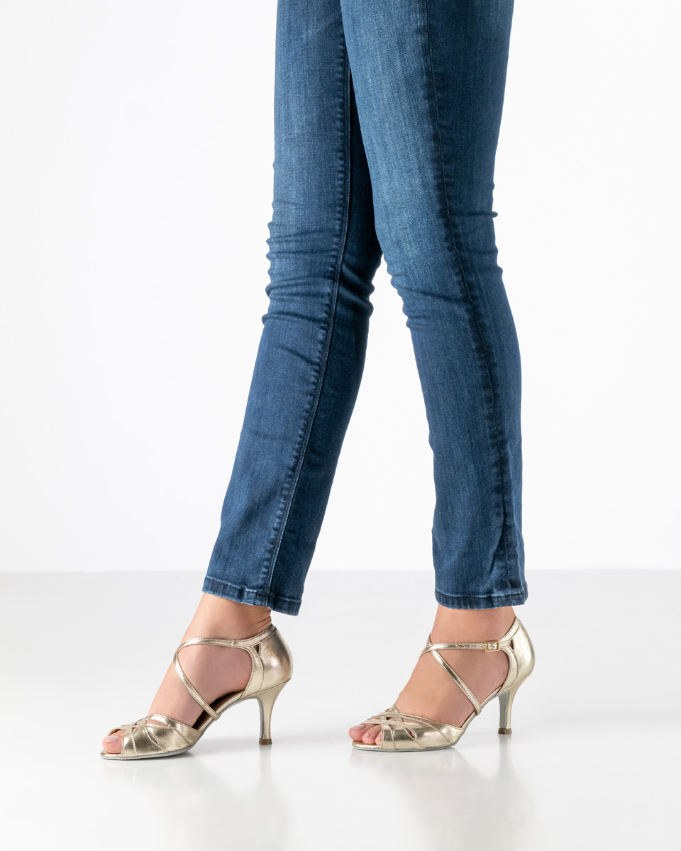 Goldener Tanzschuh aus dem Hause Kern für Frauen
