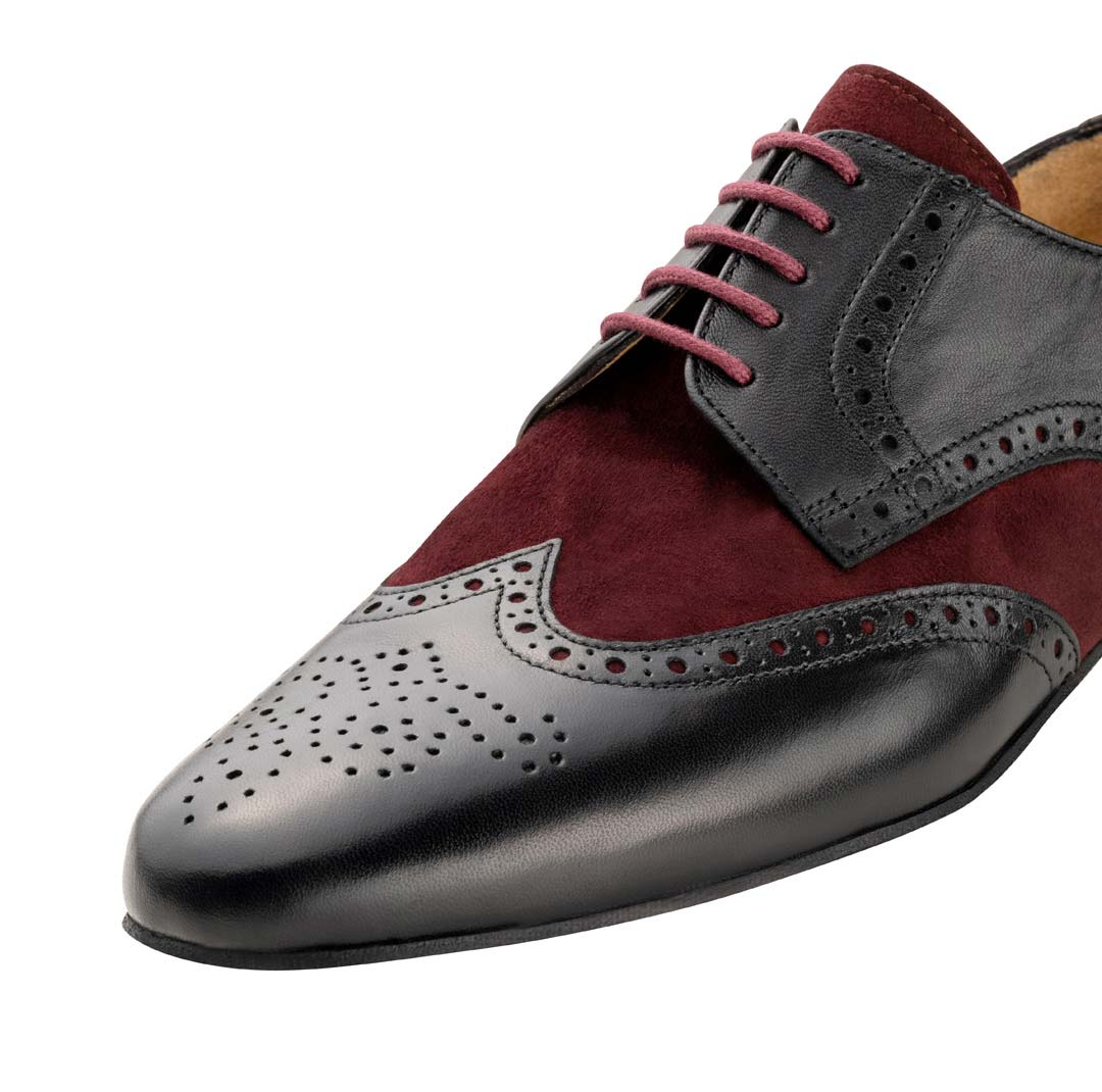 Firenze Detailansicht der 5xFach Schnürung vom Herrentanzschuh von Werner Kern