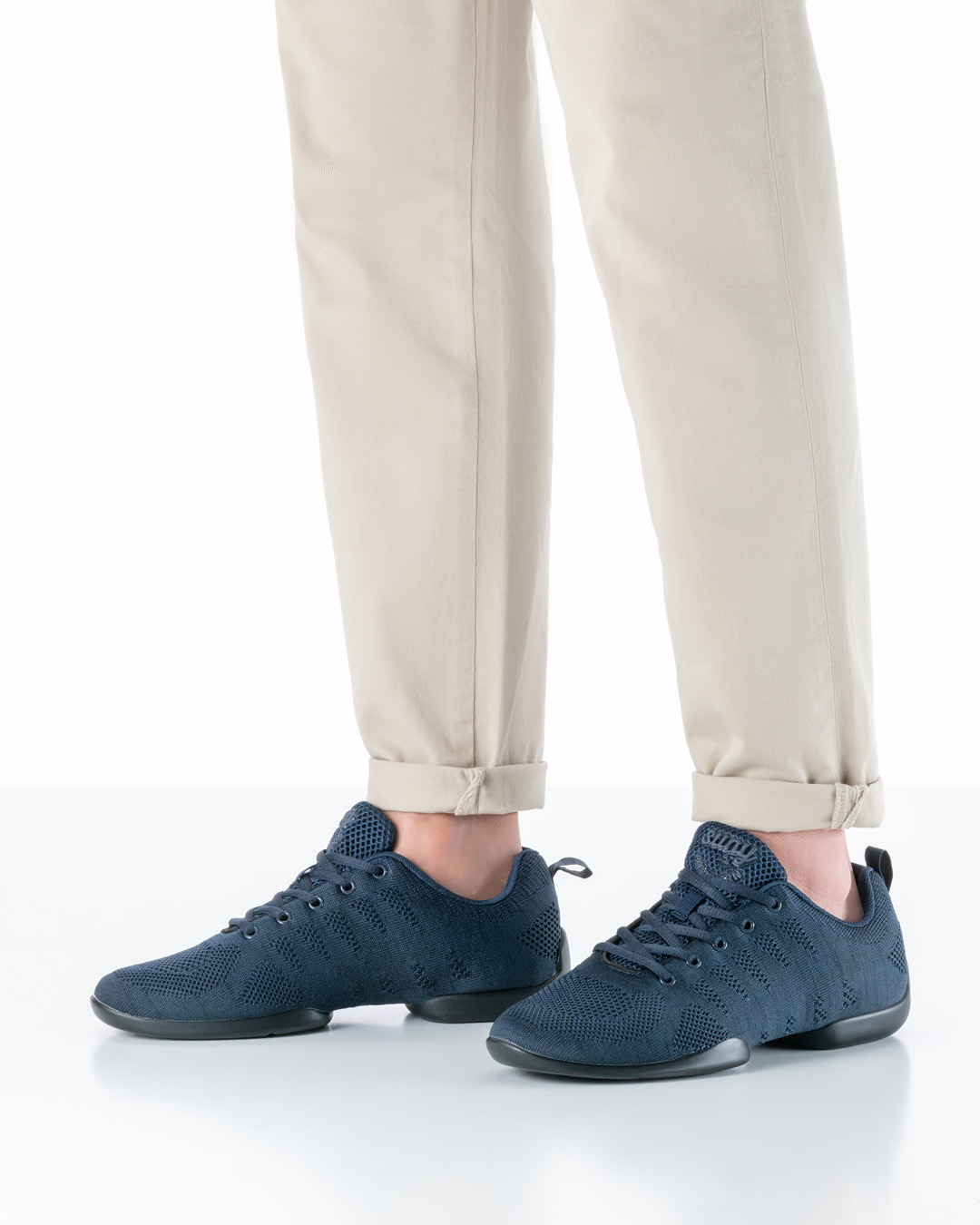 4030 Salsa Herrentanz Sneaker von Suny getragen mit blauer Jeans