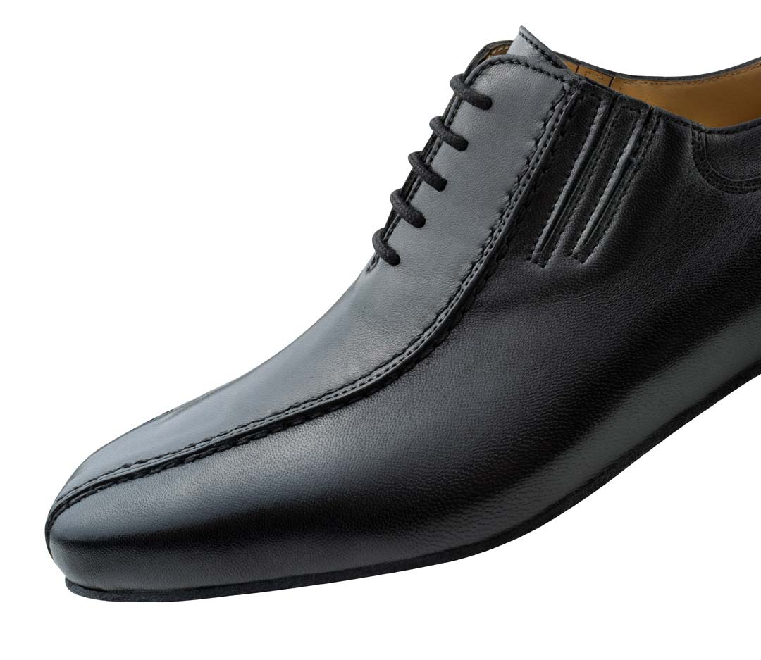 Pesaro Detailansicht vom Gummizug und Schnürung vom Werner Kern Herrentanzschuh