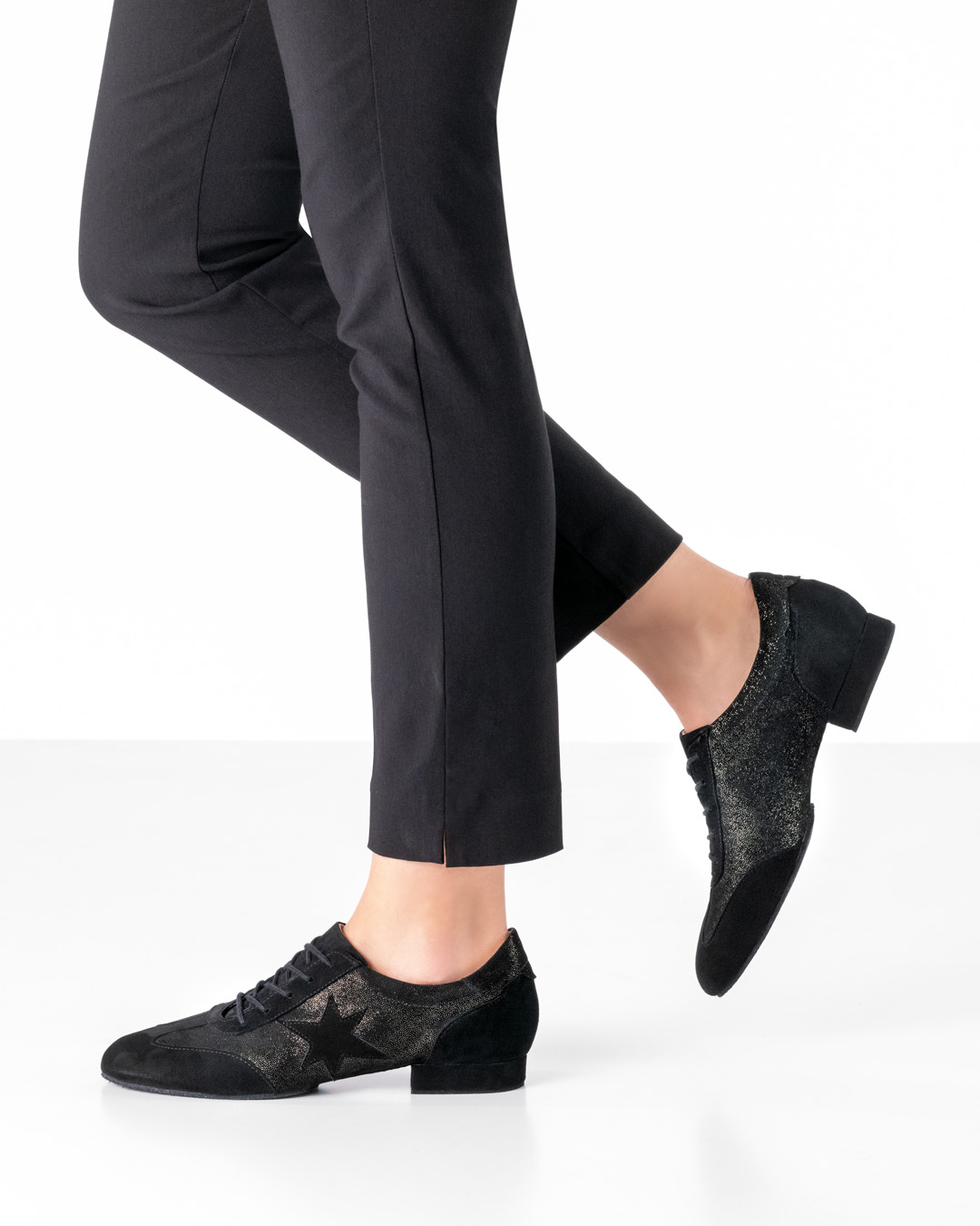 Tanztrainingsschuh im sneakerlook mit geteilter Sohle