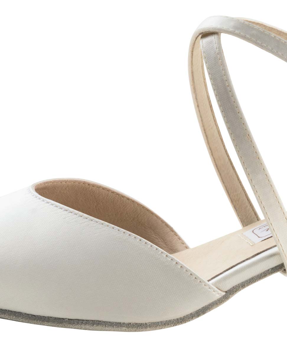 Patty Ansicht der Kreuzriemchen von Werner Kern Brautschuh